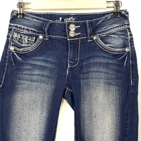 Wallflower Embroidered Pockets Capri Denim Jean Pants Dark Wash - Picture 3 of 6